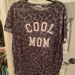 Cool mom grey leopard t-shirt XL